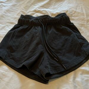 Lululemon black inner glow shorts